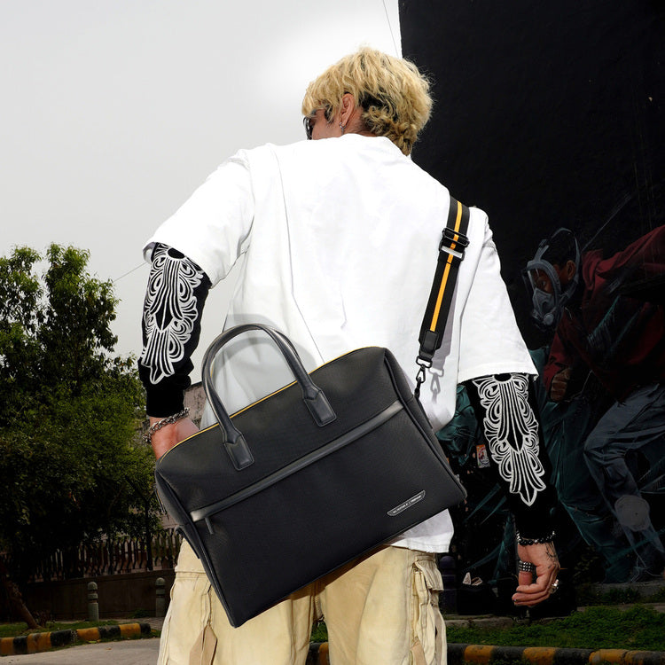 Voyager Messenger Bag